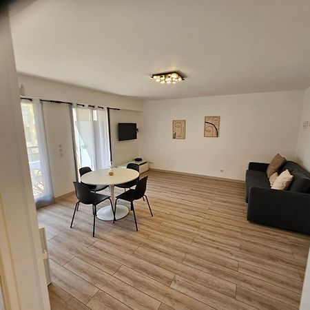 Beautiful 1 Bedroom Flat Nice Bagian luar foto