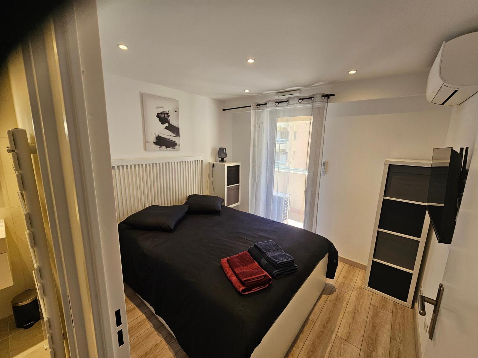 Beautiful 1 Bedroom Flat Nice Bagian luar foto