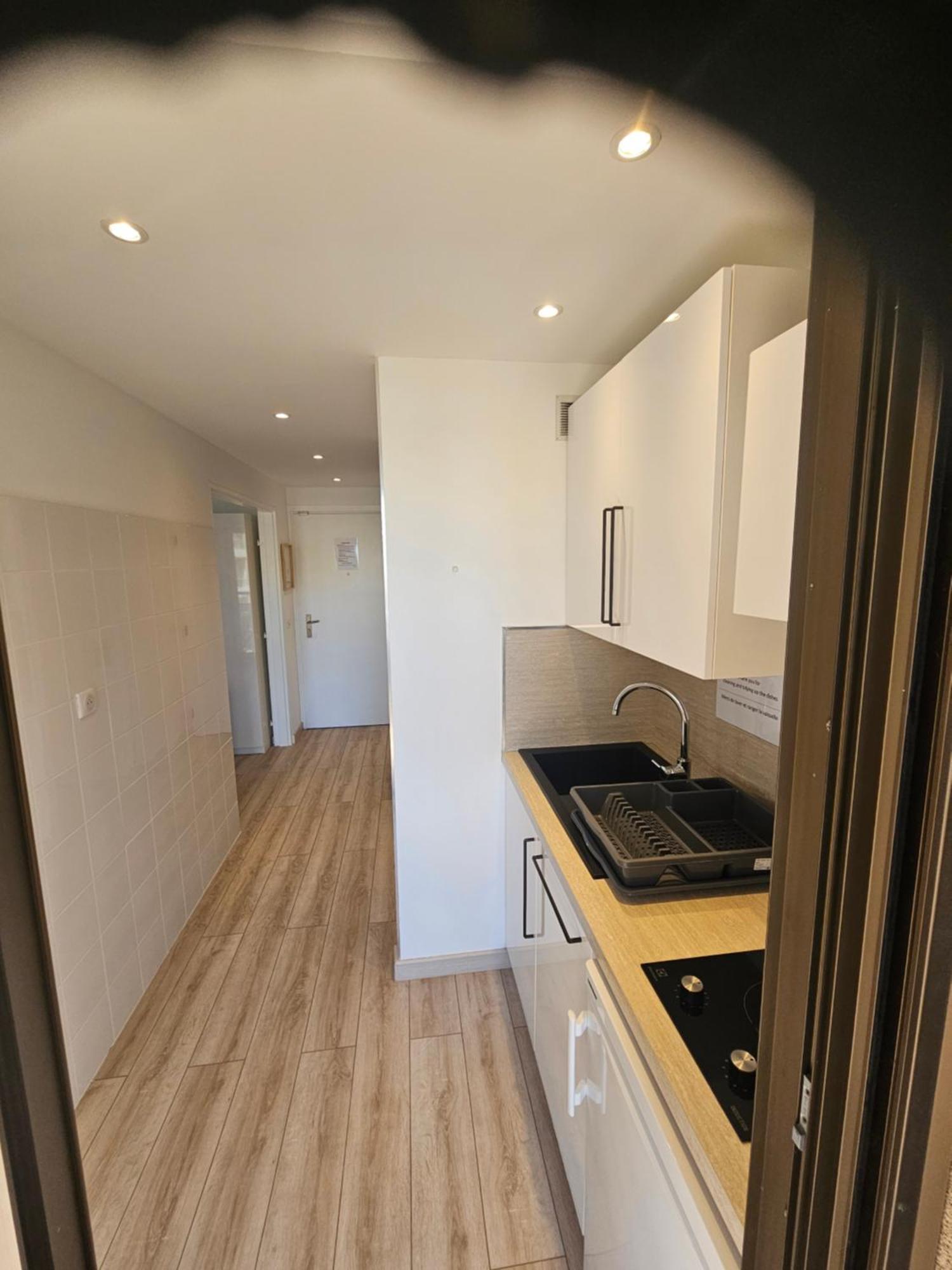 Beautiful 1 Bedroom Flat Nice Bagian luar foto